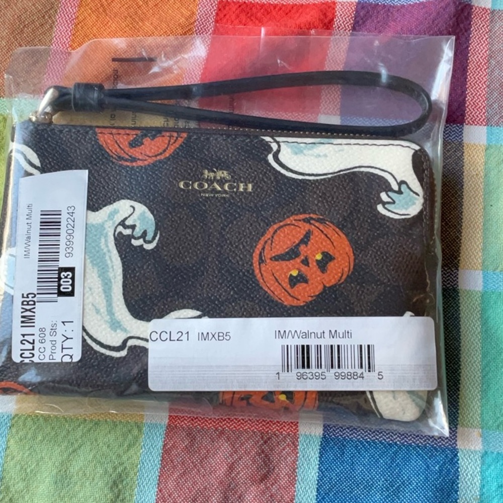 π»ππ» COACH CORNER ZIP WRISTLET IN SIGNATURE CANVAS WITH HALLOWEEN PRINT π»ππ» NWT π» - Picture 12 of 16